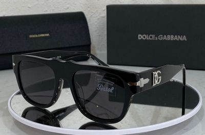 D&G Sunglasses 226